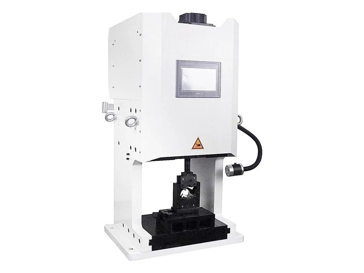 Servo Terminal Crimping Machine in 8 to 30 Ton Versions for New-Energy Harnesses WM-3130T
