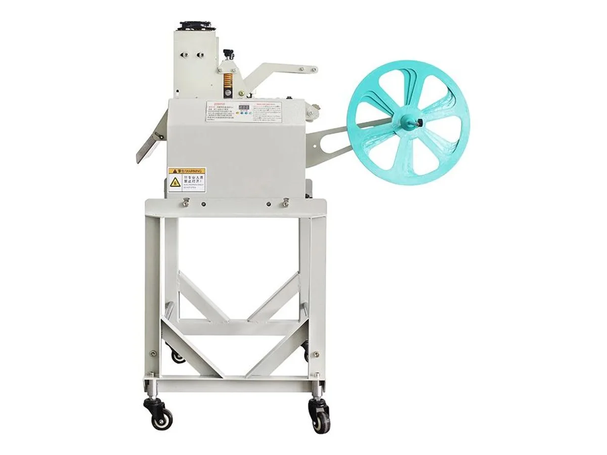 Automatic Hot Knife Webbing Cutting Machine for Material up to 220 mm Wide WM-572A