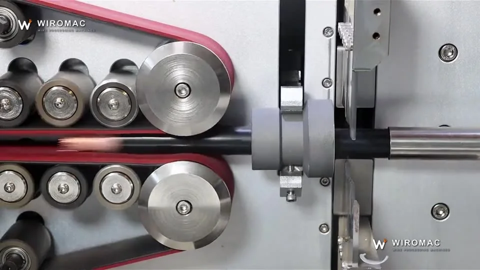 Long pull-off — 500 mm at the head, 300 mm at the tail — on a belt-fed machine.