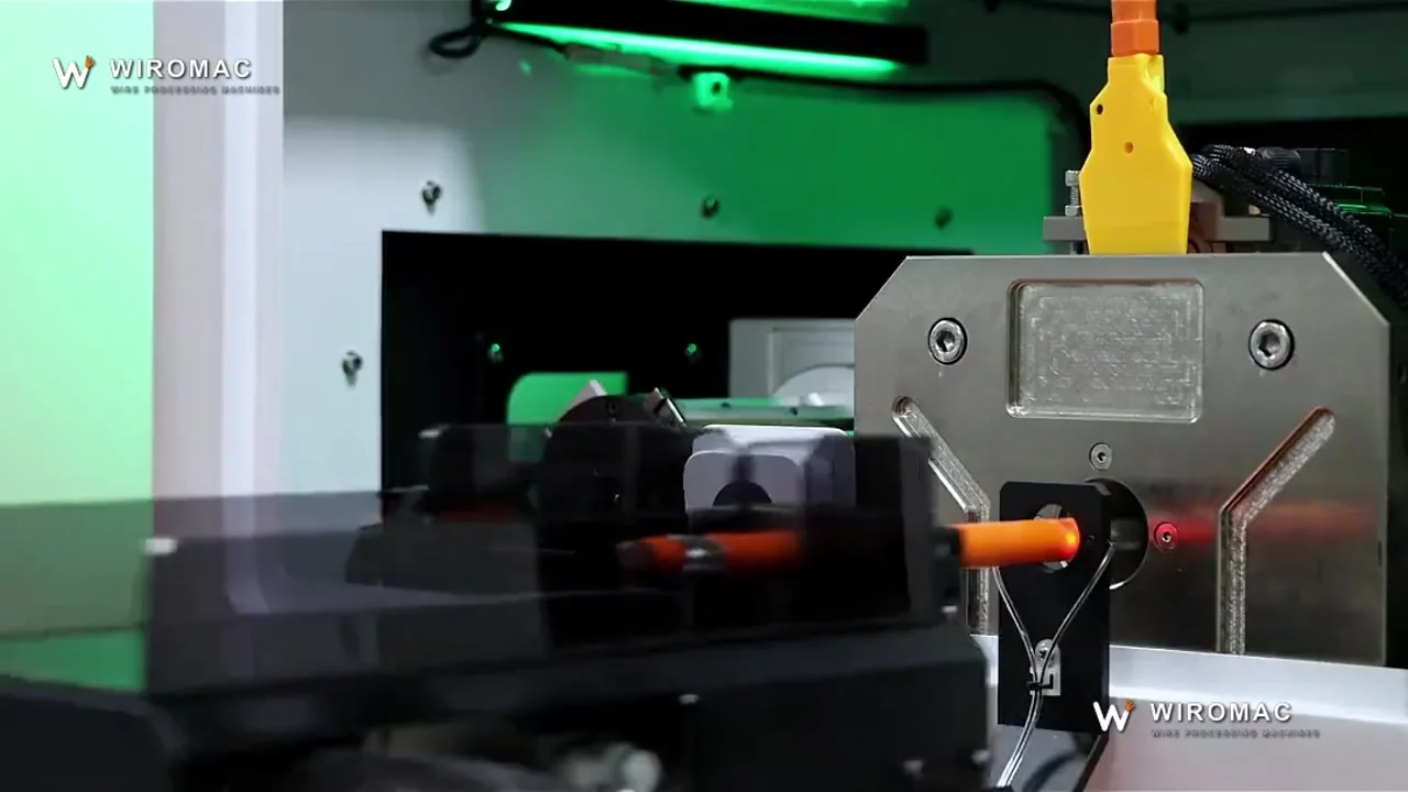 Shield braid stripped and cut on 3–70 mm² cable — floor machine, braid removed in one motion.