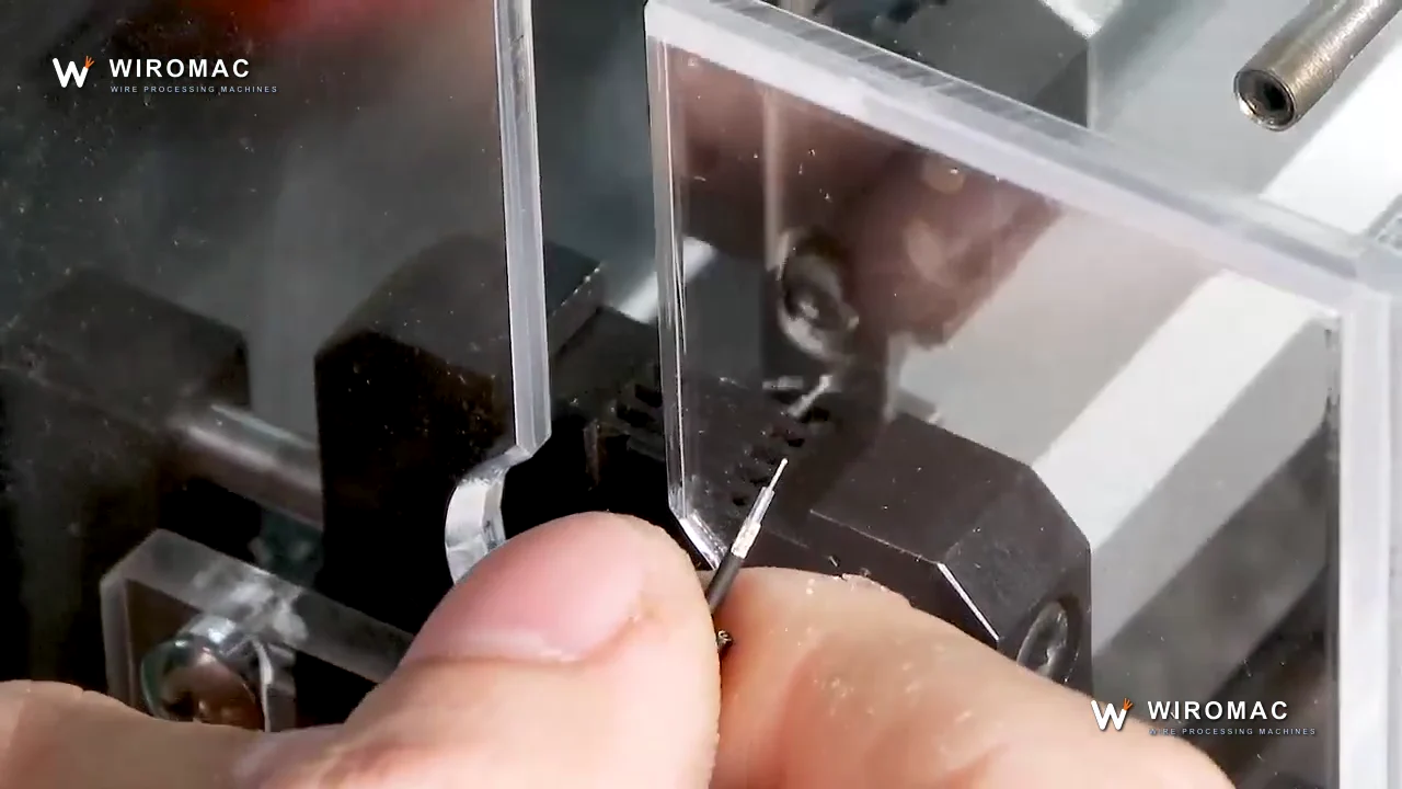 9-Layer Rotary Coaxial Cable Stripping Machine for Ø1.5–18 mm Cable WM-2208 running