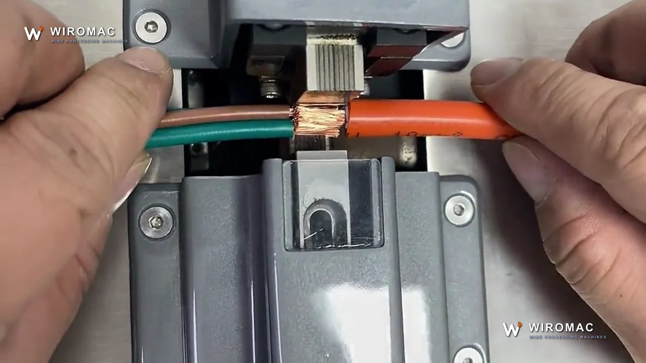Ultrasonic Copper Wire Splicing Machine, Up to 50 mm² WM-718 running